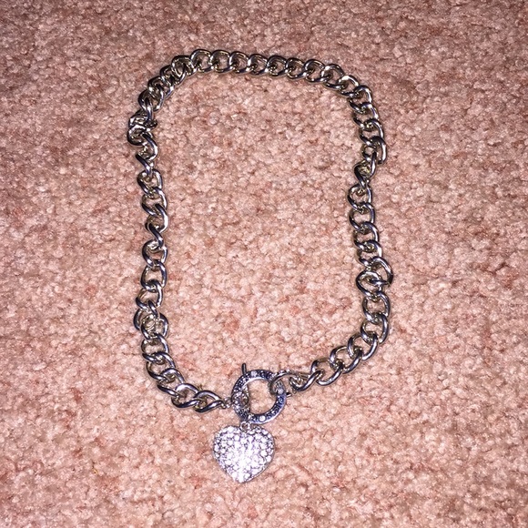 guess toggle necklace